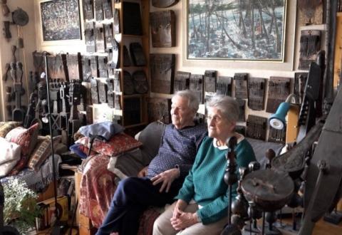 François et Françoise Boulanger-Bouhière avec une partie de la collection dans leur salon, Bruxelles, 2021