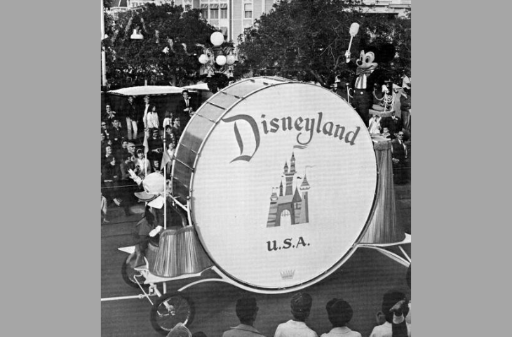 Big Bass Drum in Disneyland (VS, jaren 60), tweet uit MagiclandPark, 2017