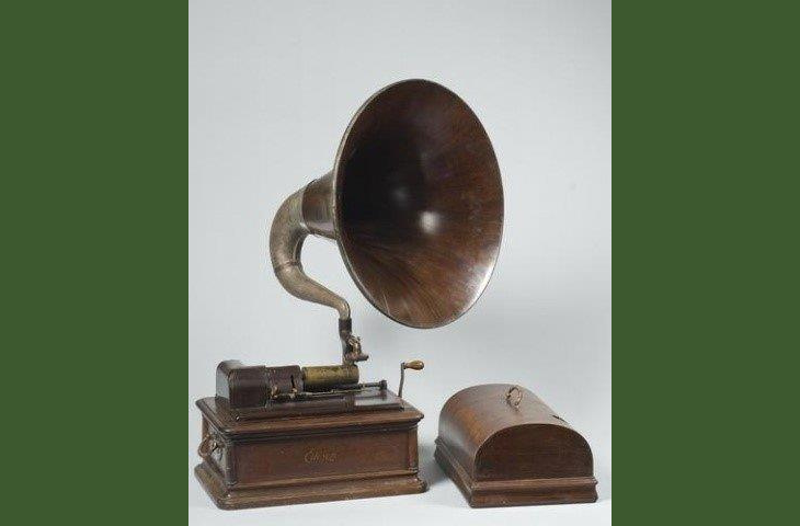 Le phonographe à cylindre Edison Opera, type SM, modèle A.